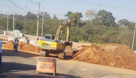 Avenida da região do Lago da Fé fica interditada por mais uma semana
