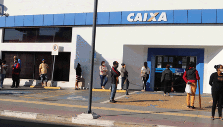 Projeto em Hortolândia prevê cobertura contra sol e chuva em Bancos