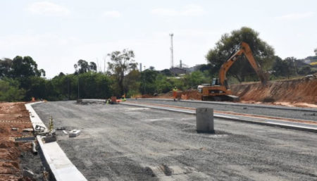Novo complexo viário de Hortolândia recebe guias e base de asfalto em trecho desde o Jd. Minda até a região Central