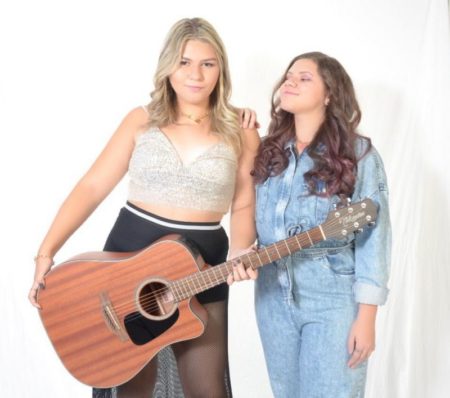 Dupla Camilla & Ludmilla realiza evento comemorativo aos 15 anos da lei Maria da Penha