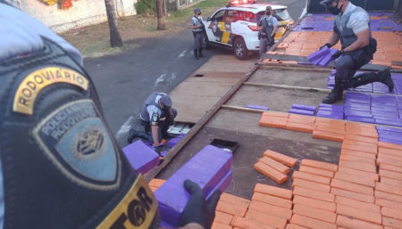 Policia Rodoviária apreende mais de 800 quilos de  maconha em Marília