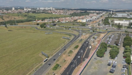 Prefeitura de Hortolândia prossegue com obras de implantação de terceira faixa na Emancipação, após remoção de postes
