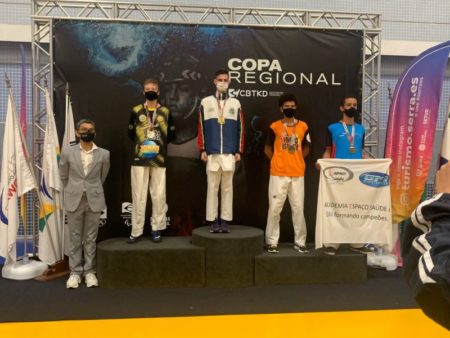 Taekwondô de Hortolândia faz bonito em competição disputado no Espírito Santo