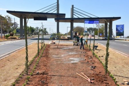 Avança remodelação viária na avenida Thereza Ana Cecon Breda