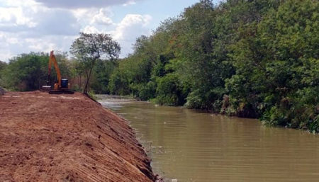 Ribeirão Jacuba é limpo a fim evitar alagamentos na Região Central de Hortolândia