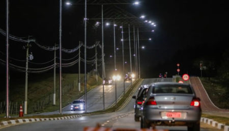Avenida do Instituto Federal ganha iluminação de LED