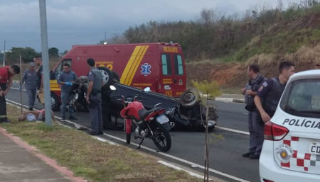 Acidente acaba em capotamento próximo a Ponte Estaiada