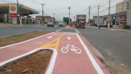 Ciclovias da Thereza Ana Cecon Breda e da Anhanguera ganham pintura e sinalização viária