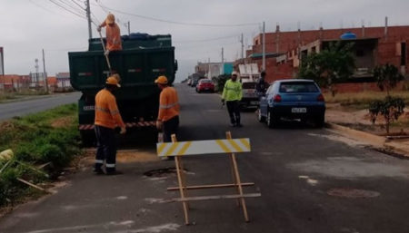 Prefeitura conclui reparos no asfalto em via que liga Parque Orestes Ôngaro à região da Vila Real