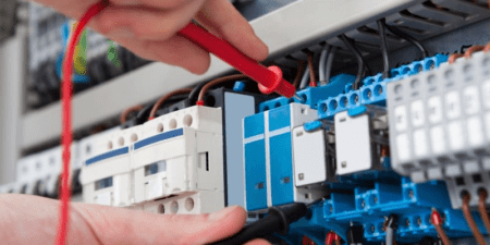 Curso gratuito de capacitação profissional na área elétrica em Hortolândia