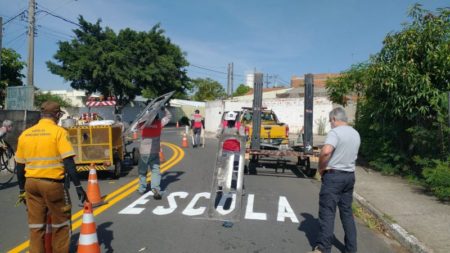 Prefeitura de Hortolândia reforça sinalização de solo em frente à EMEF do Jardim Estefânia