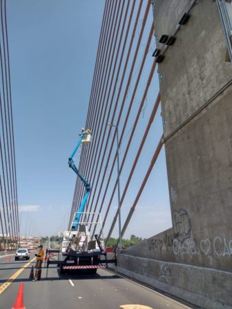 Natal: Prefeitura de Hortolândia inicia a instalação de enfeites decorativos na Ponte da Esperança