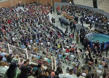 AD Hortolândia reúne milhares de fiéis em futura matriz