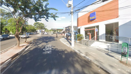 Homem é encontrado morto em frente a banco no Jardim Amanda