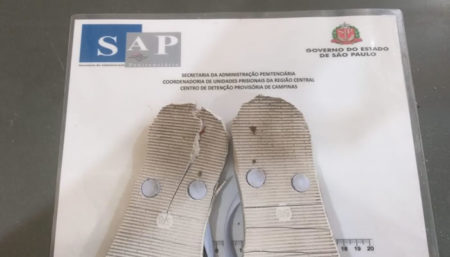 Agentes encontram droga K4 em chinelo de visitante