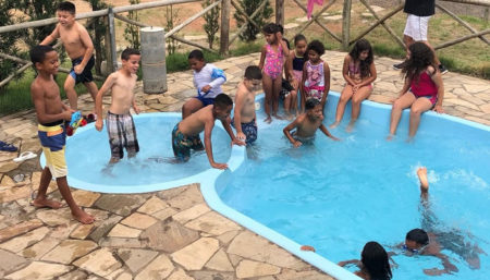Instituto SEMA leva as criança atendidas para um dia de diversão