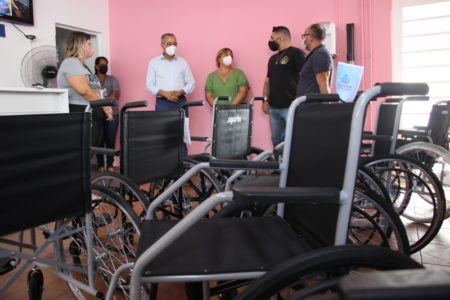 Almoço beneficente garante mais nove cadeiras de rodas para campanha “Uma Mão na Roda e Outra no Coração”