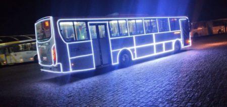Transporte público de Hortolândia passa a circular com iluminação especial de Natal