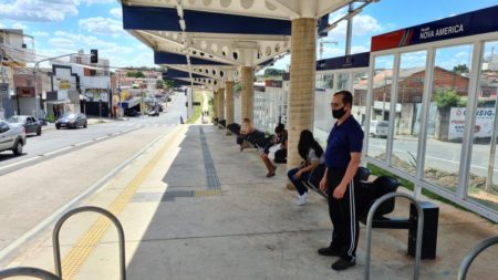 Moradores e comerciantes comemoram benefícios trazidos pelo Corredor Metropolitano à região do Jd. Nova América
