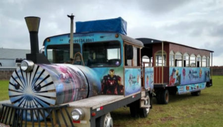 Trenzinho é a atração na praça A Poderosa em Hortolândia