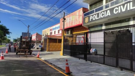 Prefeitura intensifica segurança viária com mutirão de sinalização de solo e operação Tapa-Buraco