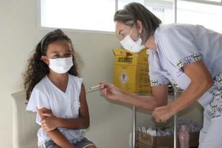 UBS Campos Verdes aposta em decoração infantil para tranquilizar crianças durante vacinação