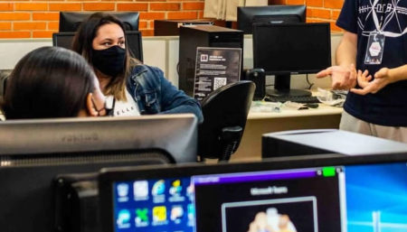 Casa Hacker abre inscrições para formação gratuita em tecnologia para meninas de Sumaré