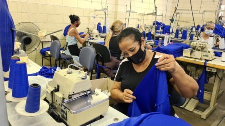 Confecção de uniformes escolares para a rede municipal de Hortolândia entra na reta final