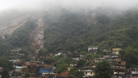 Petrópolis: temporal deixa ao menos cinco mortos