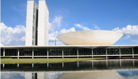 Câmara aprova projeto que regulamenta aposentadoria compulsória aos 75 anos para empregados públicos