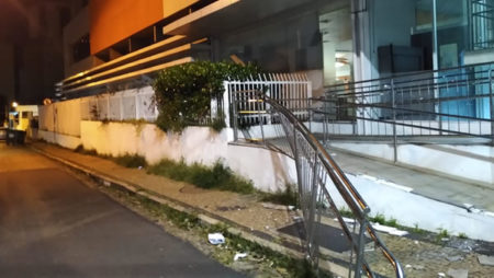 GM de Campinas flagra homem furtando corrimão de Banco