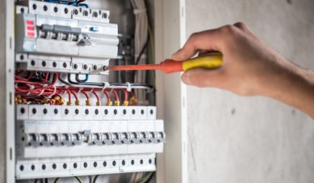 Estão abertas vagas para curso que ensina a dimensionar circuitos elétricos residenciais