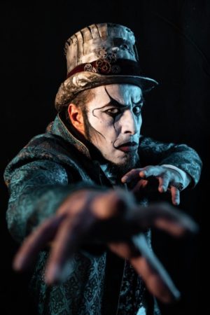 Músico Fernando Anitelli, líder do grupo Teatro Mágico, é atração do evento “Parada Poética”, em Hortolândia