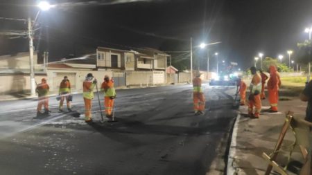 Prefeitura conclui recapeamento da rua Pérola, via com grande fluxo de veículos no Jardim Santa Esmeralda