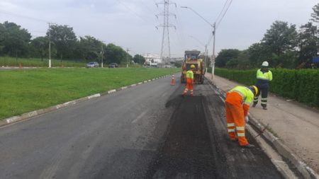 Pavimento da Avenida da Emancipação é recapeado, em mais uma ação do “Superviário”