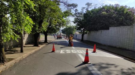 Prefeitura reforça sinalização no entorno de unidade de ensino no Pq. Ortolândia