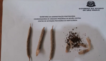 Agentes encontram droga e anotações em roupa de visitante
