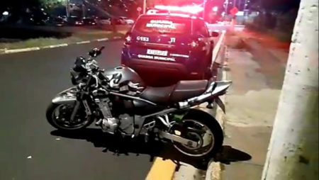 Agente penal sofre tentativa de assalto, troca tiros e é baleado em Hortolândia 