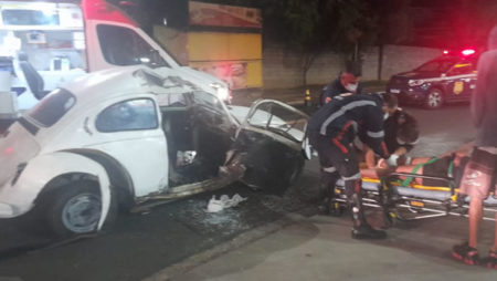 Homem fica ferido em acidente envolvendo moto e carro em avenida de Hortolândia 