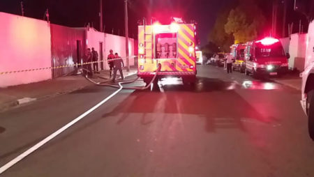 Incêndio destrói parte de fábrica de equipamentos para refrigeração industrial, em Hortolândia  