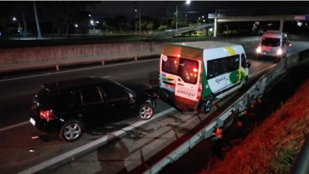 Mulher fica gravemente ferida ao ser atropelada em rodovia SP-101 