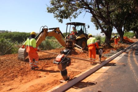 Em ação do “Superviário”, trecho da Rua Luiz Camilo ganha nova calçada, após reforço no sistema de drenagem