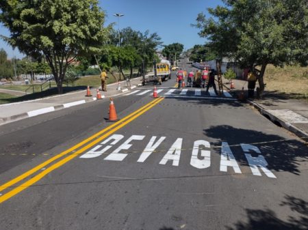 Prefeitura de Hortolândia inicia sinalização de solo ao redor da “Praça do Roxo”