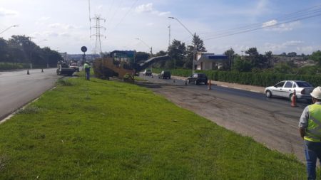 Pista ao lado do canteiro central da Avenida da Emancipação é recapeada