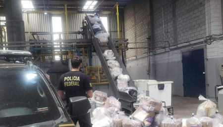 Polícia Federal incinera drogas e outras substâncias ilícitas apreendidas em Campinas/SP