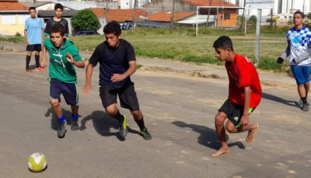 60 ovos de páscoa para as crianças atendidas pelo Projeto Águia