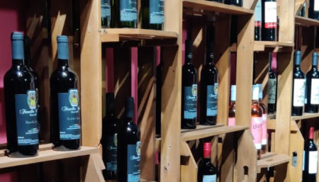 Evento fechado marca inauguração de casa de vinhos em Hortolândia
