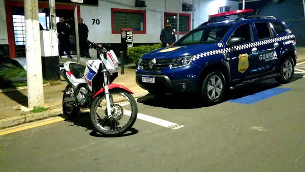 GM detem homem com moto roubada e arma de brinquedo alem de dinheiro em Hortolandia