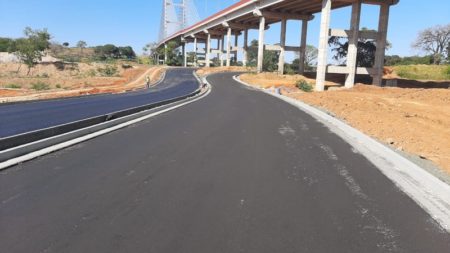 Ponte que integra o “Superviário” é asfaltada