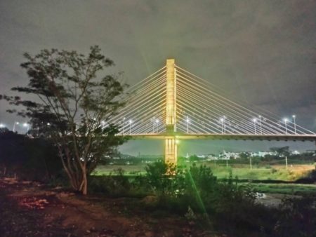Em alusão ao “Maio Amarelo”, Ponte Estaiada ganha iluminação especial